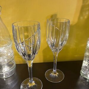 Set of two Mikasa Uptown Wine Glasses